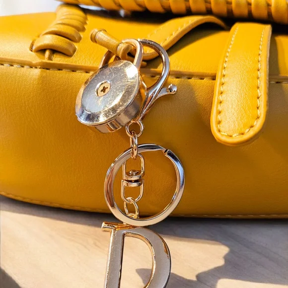 SPRING SALE!! Yellow Commuter Designer Women's Bag - Picture 6 of 9